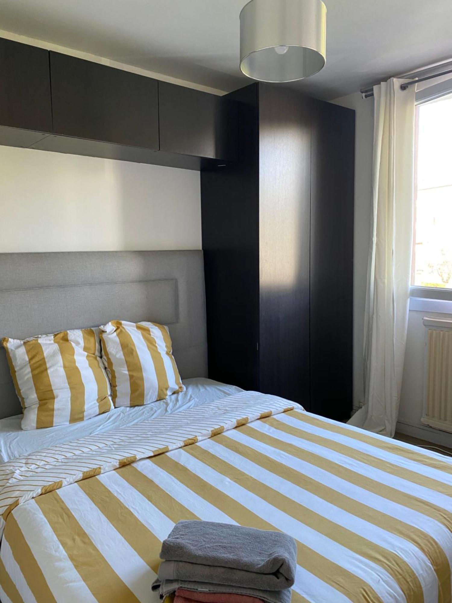 Bel Appartement Spacieux ,Convivial De 3 Chambres Avec Parking Prive Secure カーン エクステリア 写真