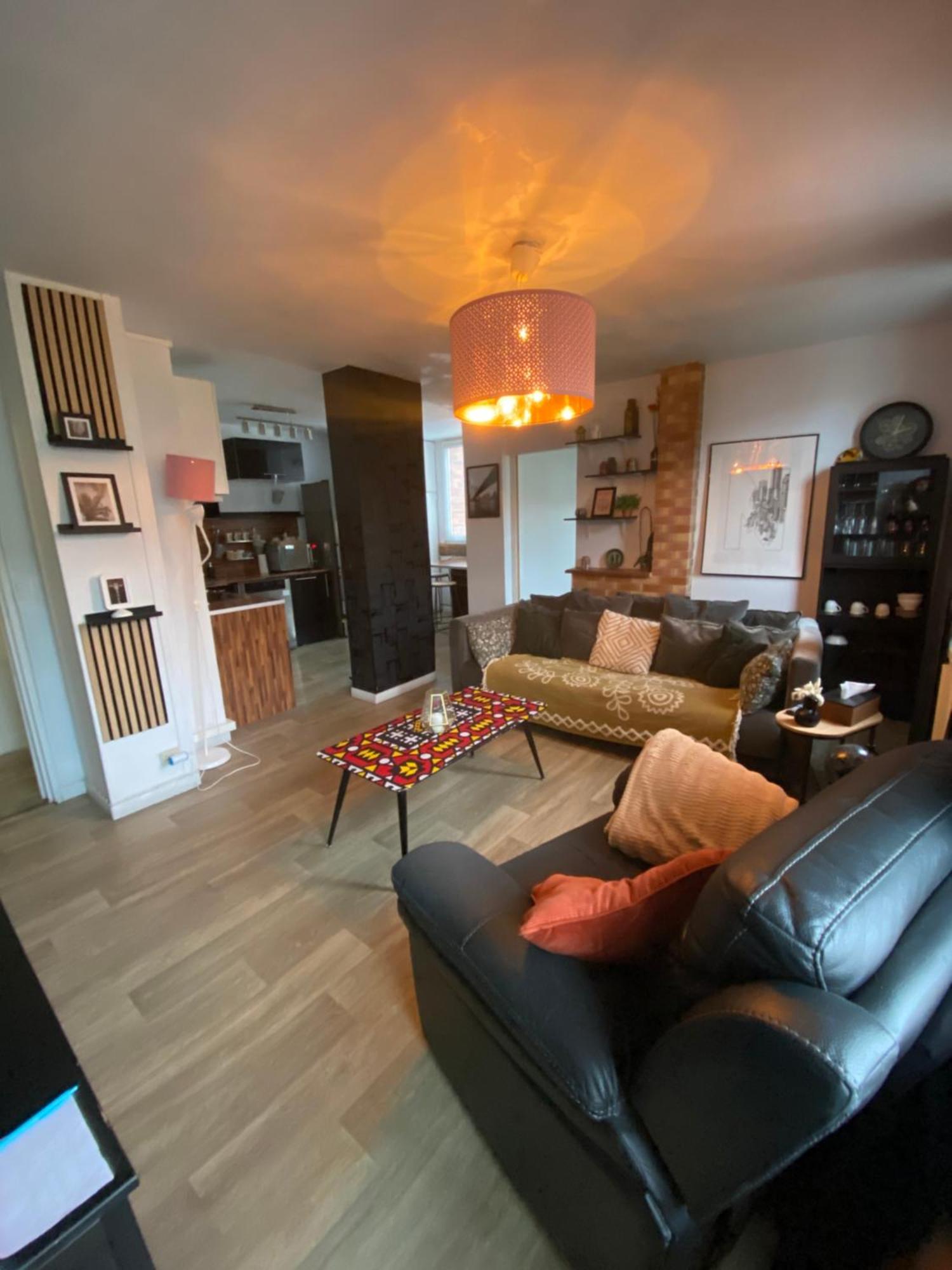 Bel Appartement Spacieux ,Convivial De 3 Chambres Avec Parking Prive Secure カーン エクステリア 写真