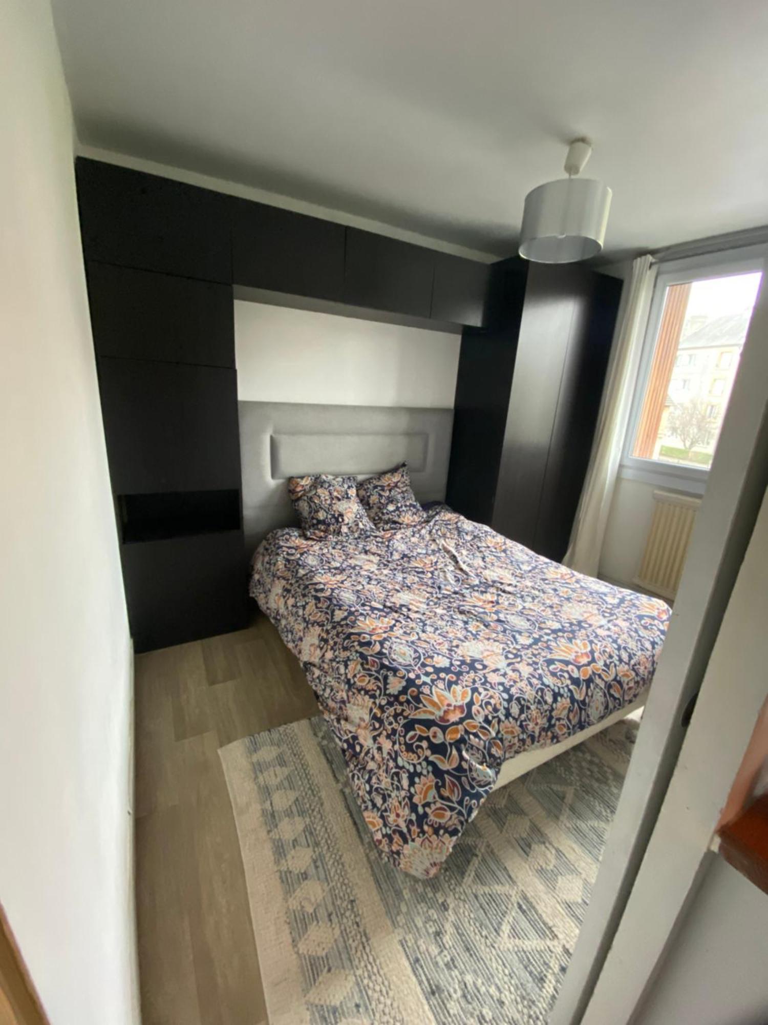 Bel Appartement Spacieux ,Convivial De 3 Chambres Avec Parking Prive Secure カーン エクステリア 写真