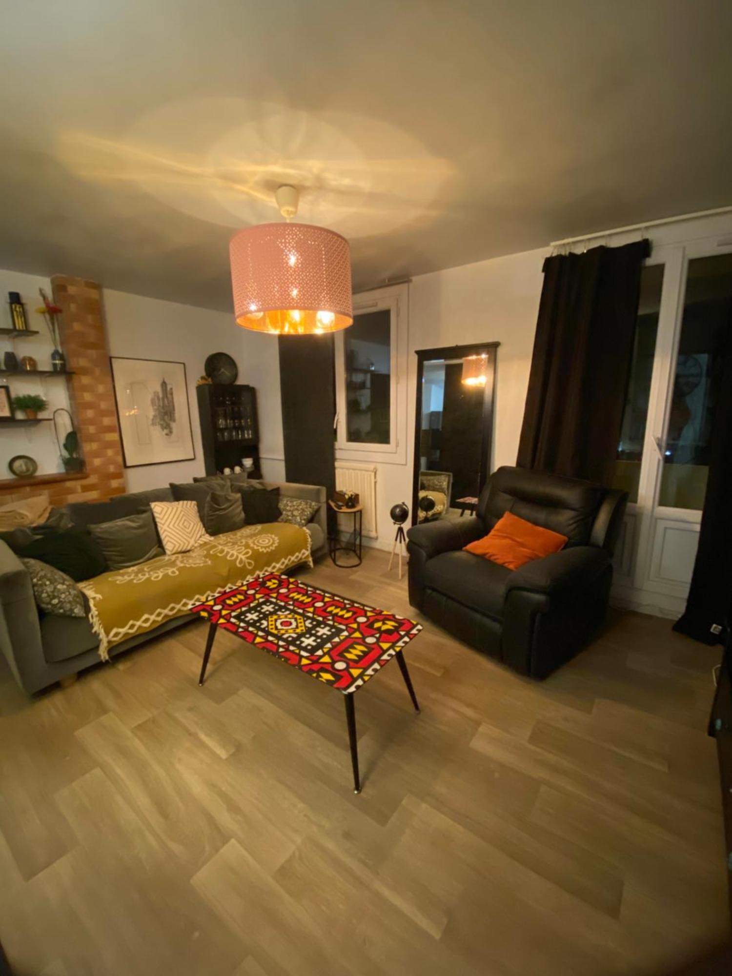 Bel Appartement Spacieux ,Convivial De 3 Chambres Avec Parking Prive Secure カーン エクステリア 写真