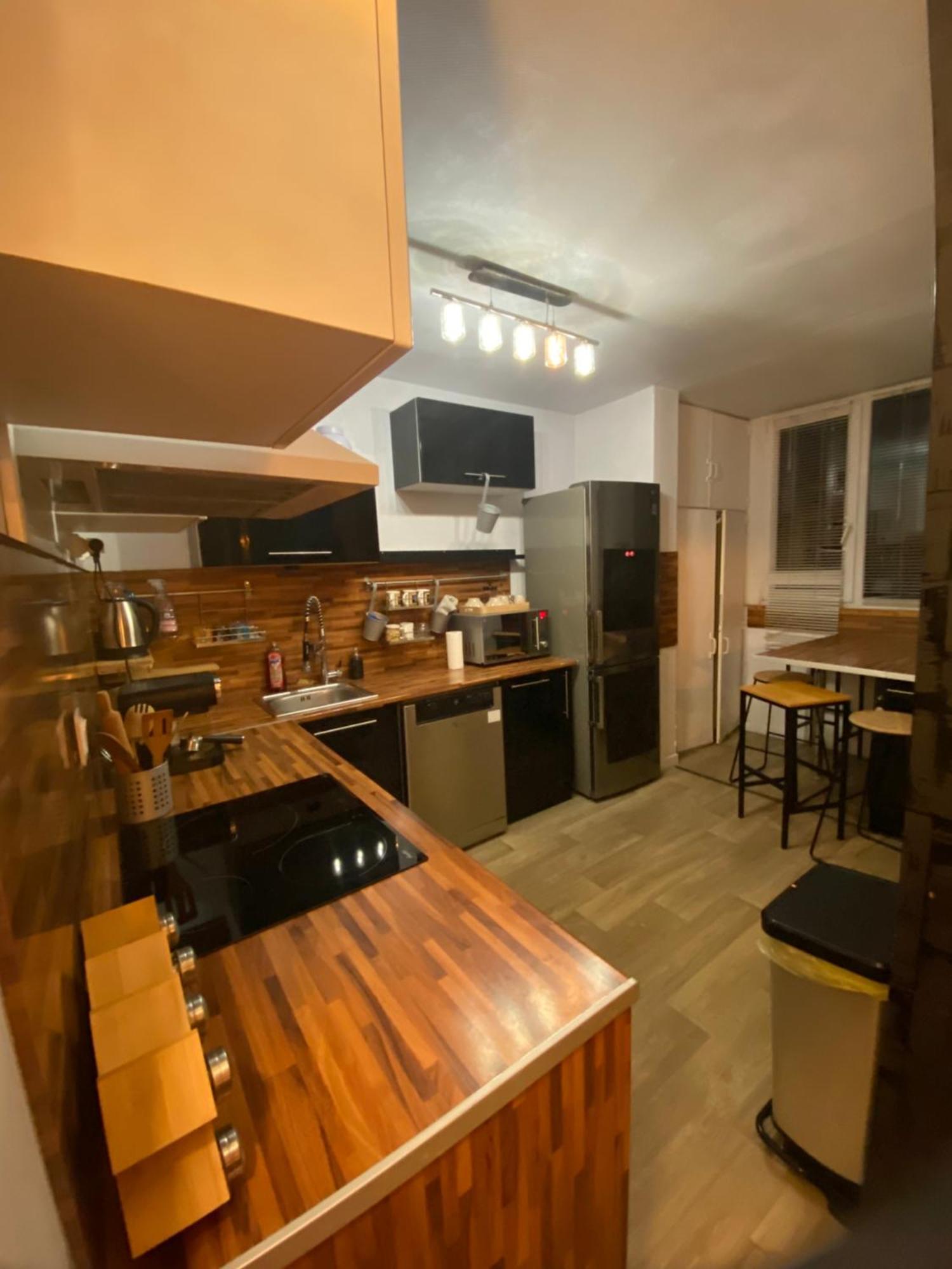 Bel Appartement Spacieux ,Convivial De 3 Chambres Avec Parking Prive Secure カーン エクステリア 写真